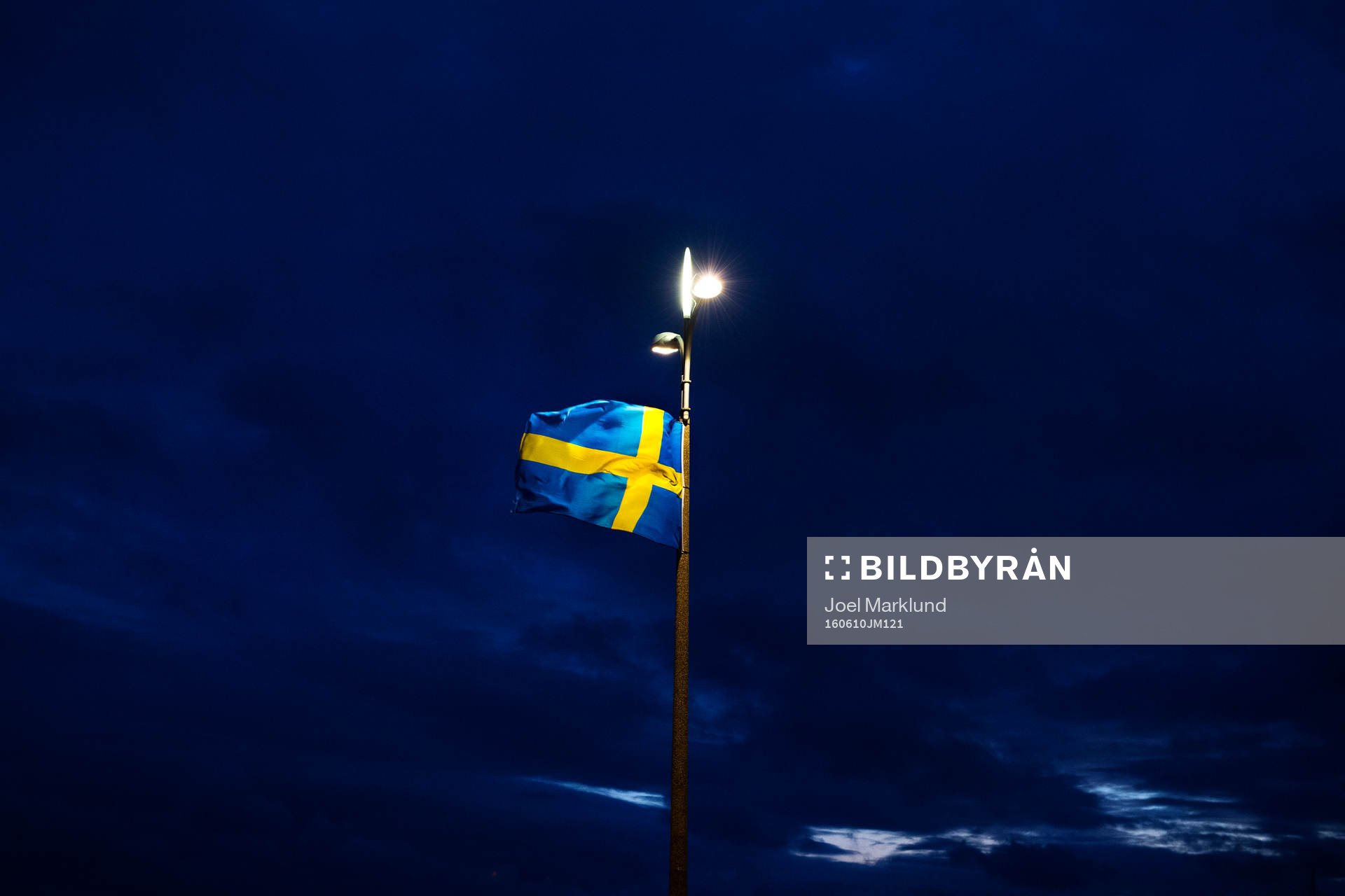 Sveriges flagga vajar
