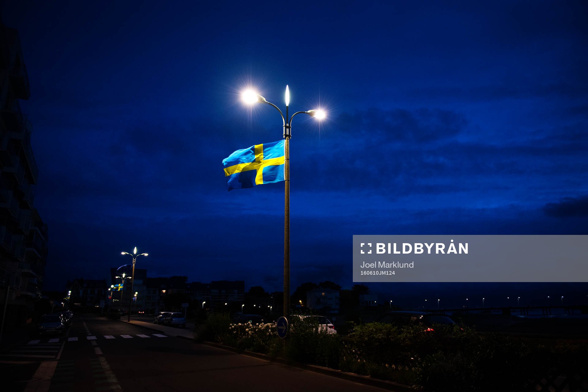 Sveriges flagga vajar