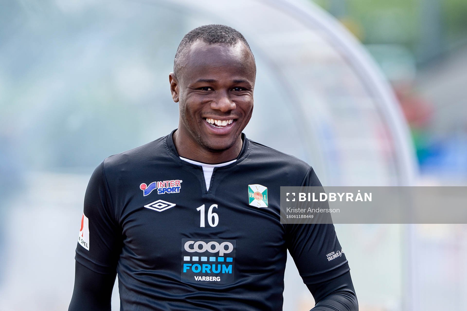 Varbergs Nsima Peter före fotbollsmatchen i Superettan