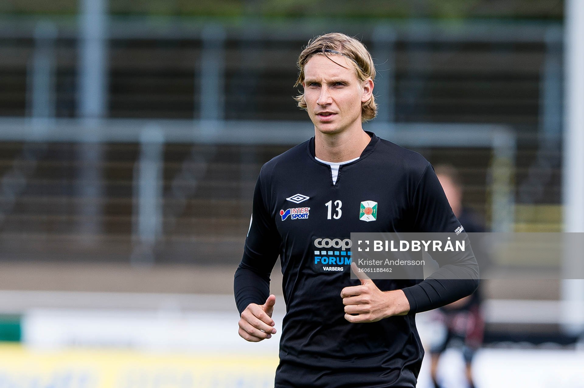 Varbergs Erik Nilsson före fotbollsmatchen i Superettan