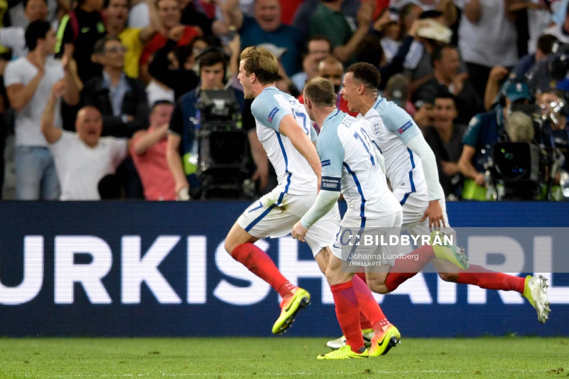 Englands Eric Dier jublar efter 1-0 under fotbollsmatchen mellan England och Ryssland under Fotbolls-EM den 11 juni 2016 i Marseille.