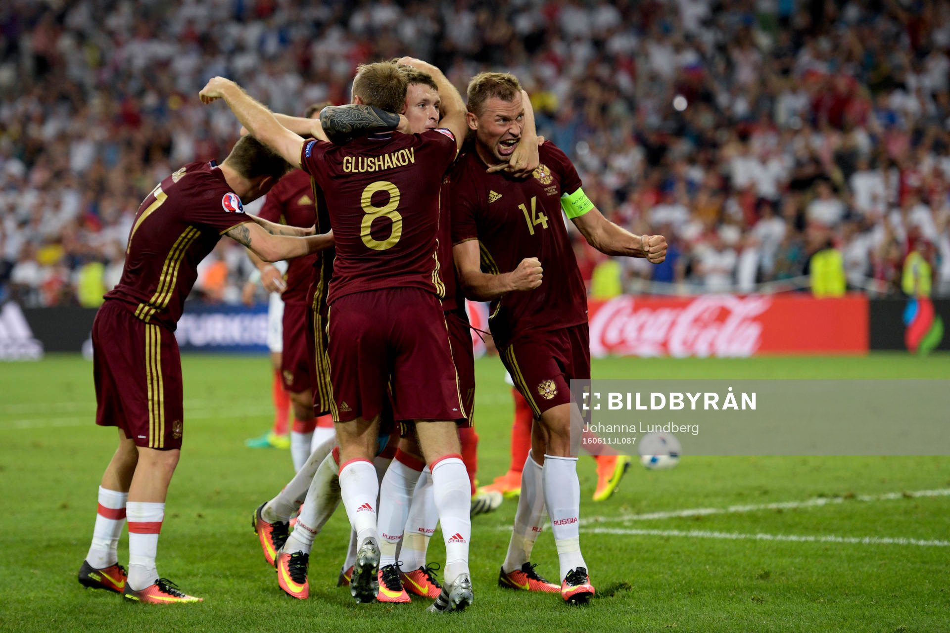 Rysslands Vasili Berezutski jublar efter 1-1 under fotbollsmatchen mellan England och Ryssland under Fotbolls-EM den 11 juni 2016 i Marseille.