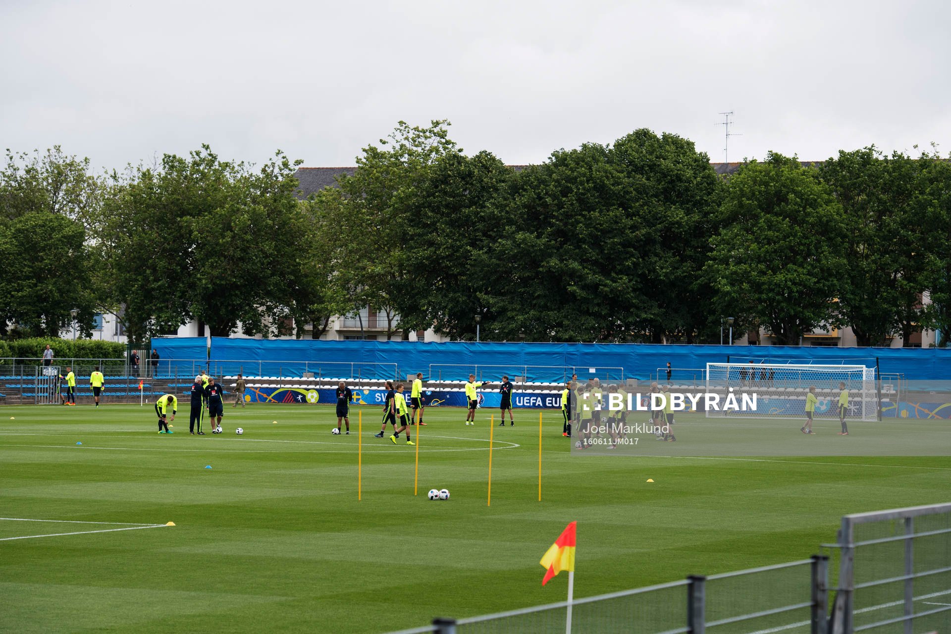 Sveriges fotbollslandslag har en stängd träning under fotbolls-EM den 11 juni 2016 i Saint-Nazaire.