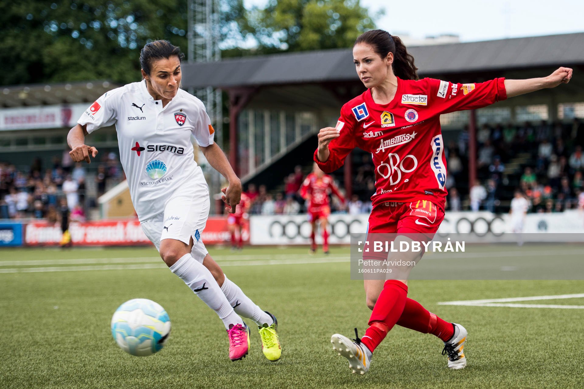Rosengårds Marta Viera Da Silva och Örebros Elin Johansson