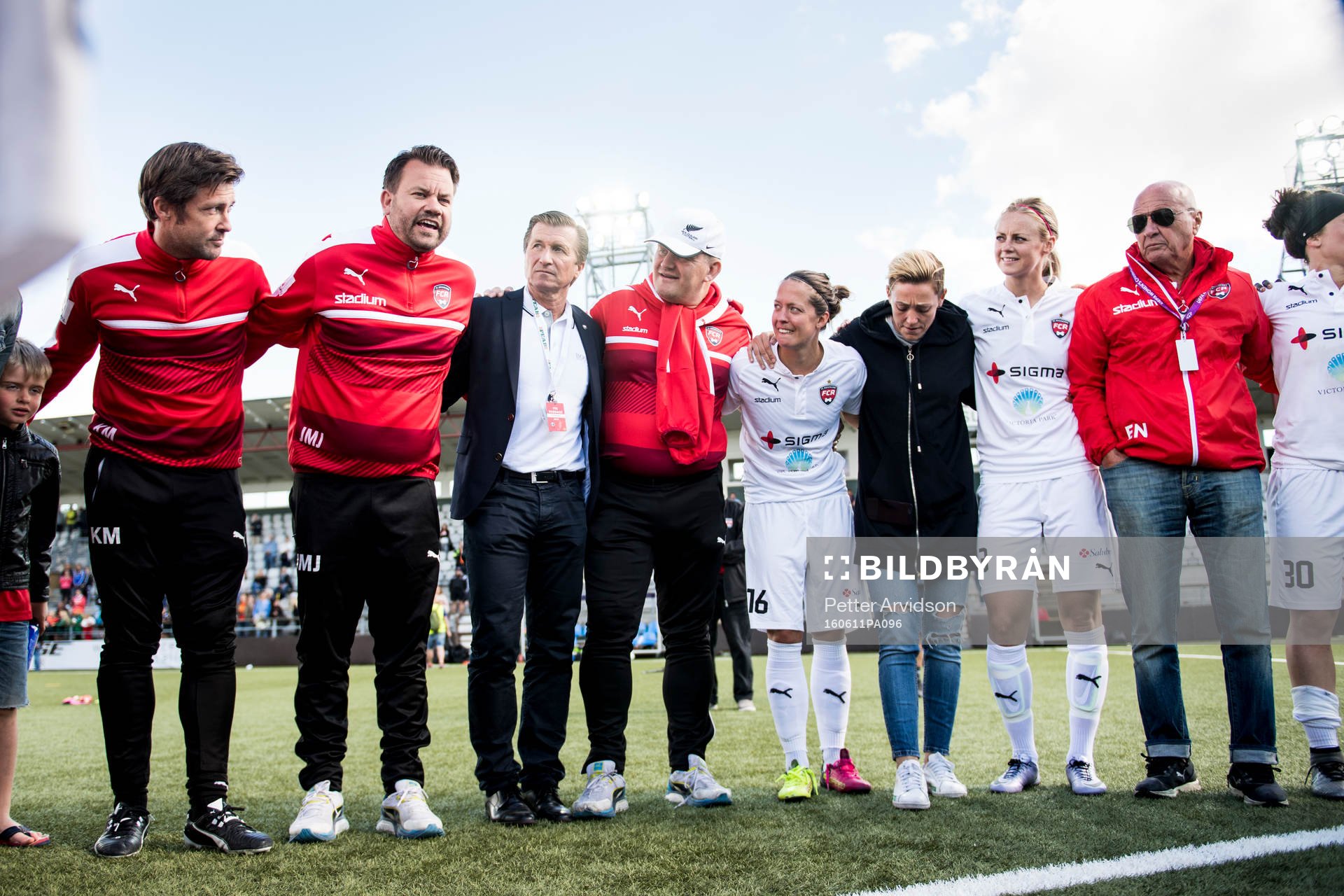 Rosengårds tränare Jack Majgaard Jensen pratar med