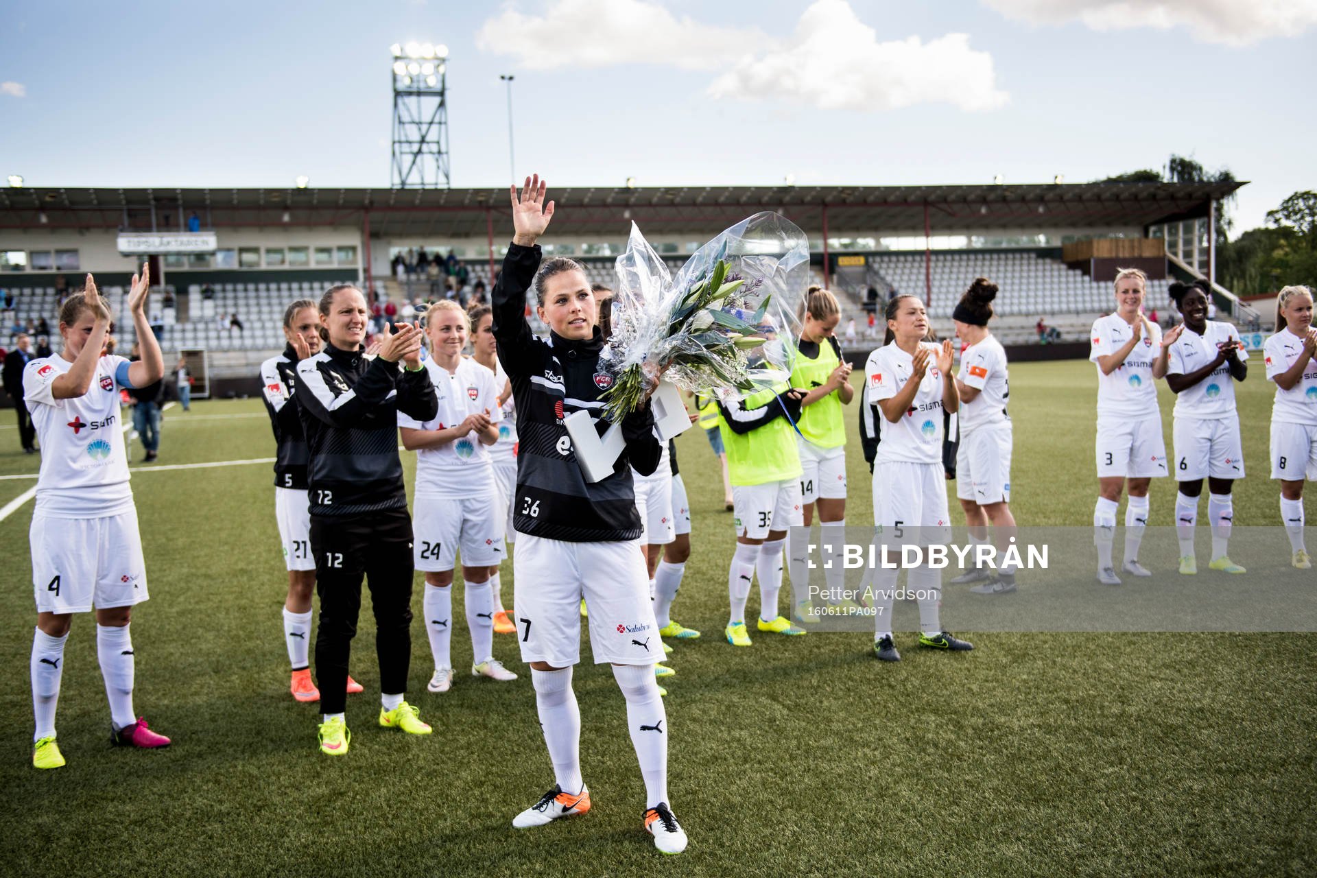 Rosengårds Sara Björk Gunnarsdottir avtackas