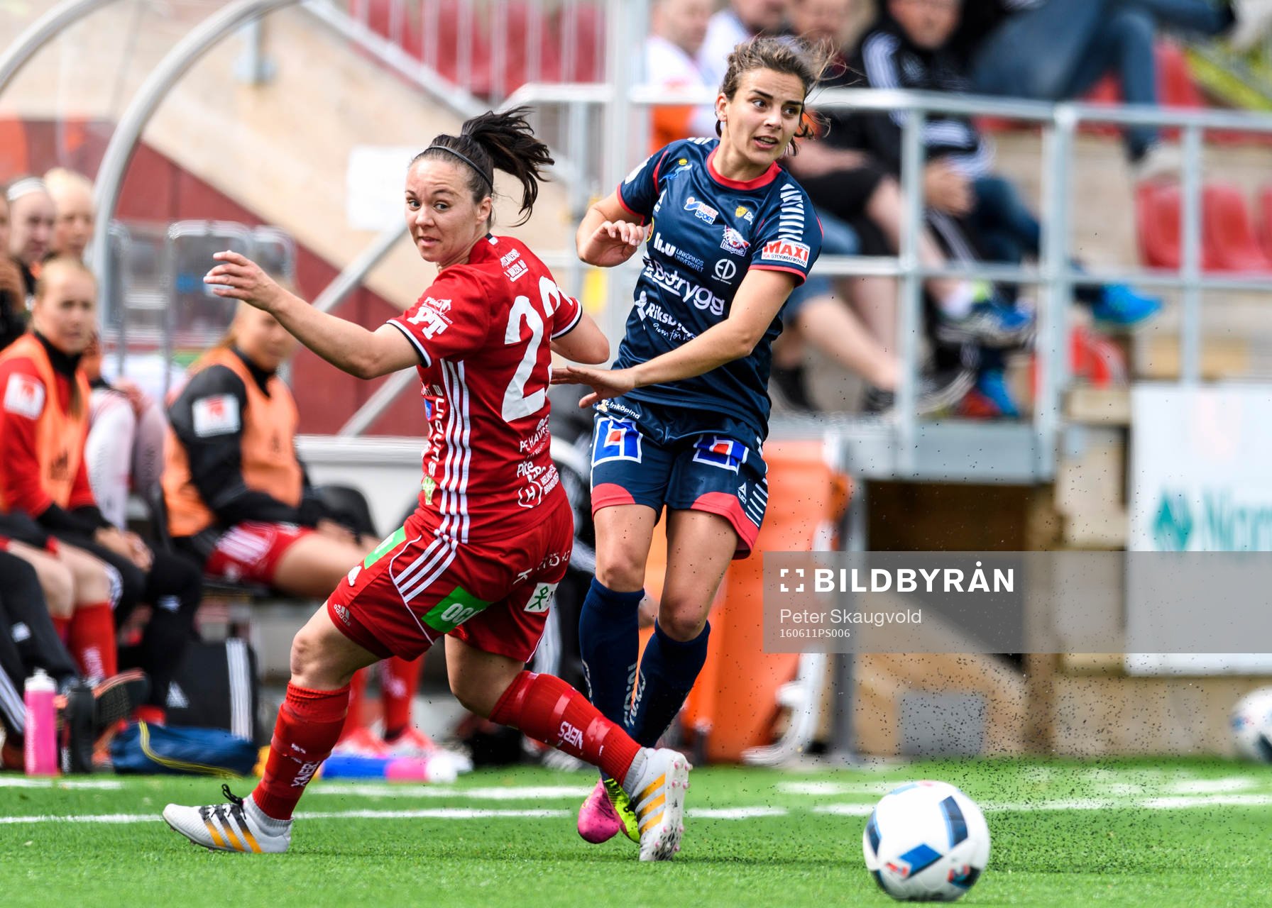 Piteås June Pedersen och Linköpings Renée Slegers