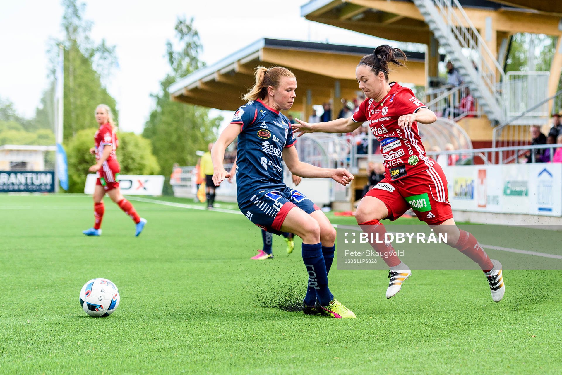 Linköpings Jessica Samuelsson och Piteås June Pedersen