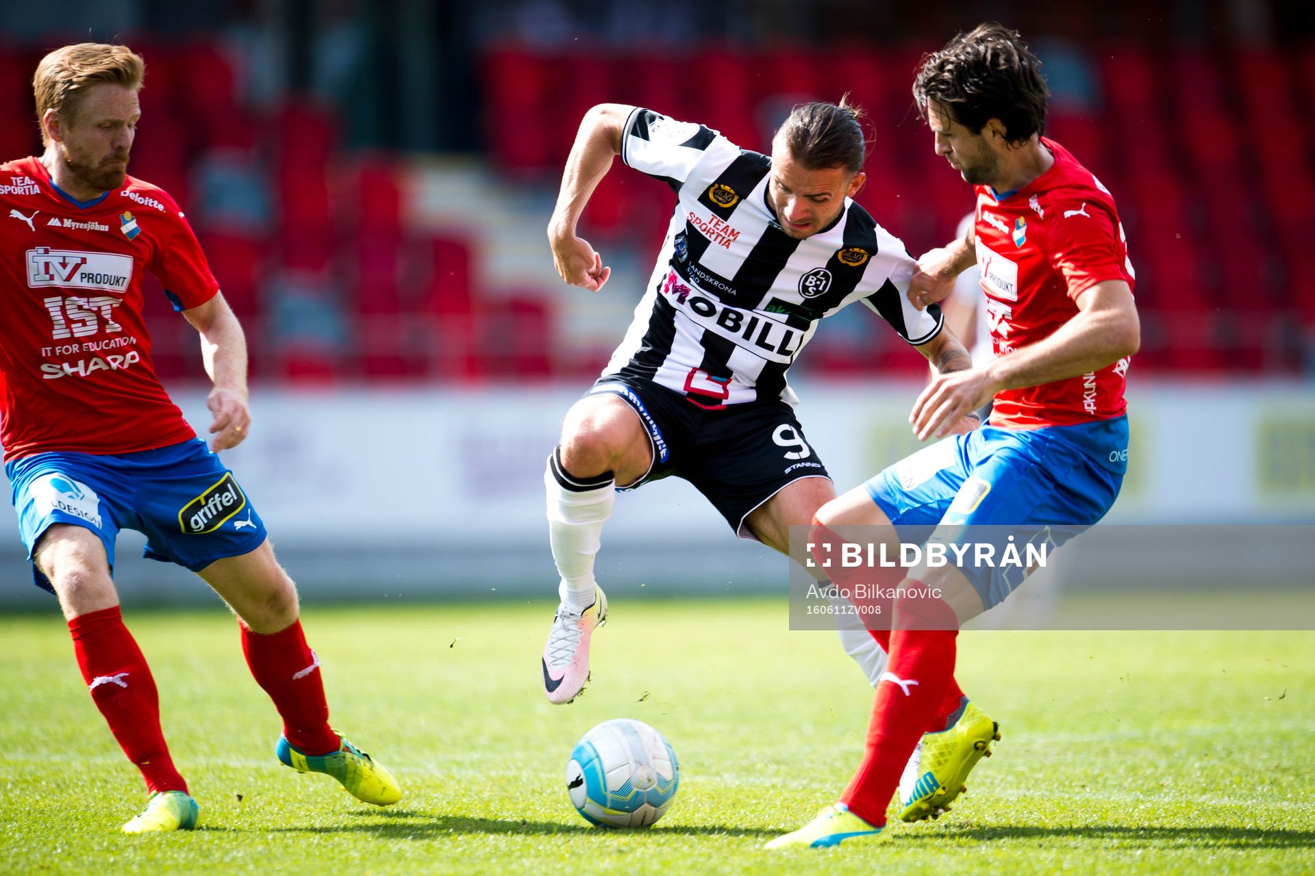 Landskronas Filip Pivovski under fotbollsmatchen i Division 1 Södra mellan Öster och Landskrona den 11 juni 2016 i Växjö.