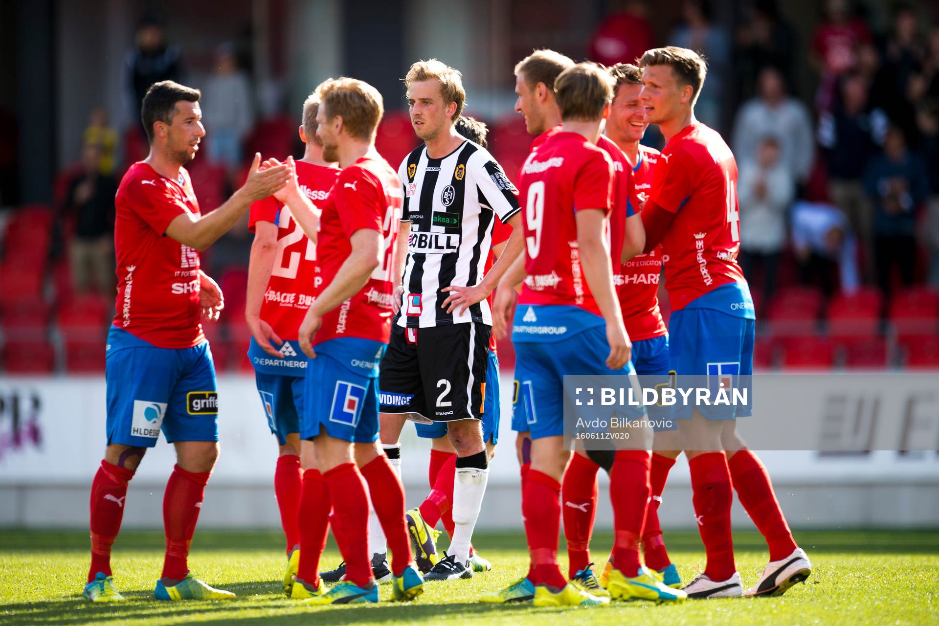 Östers spelare jublar