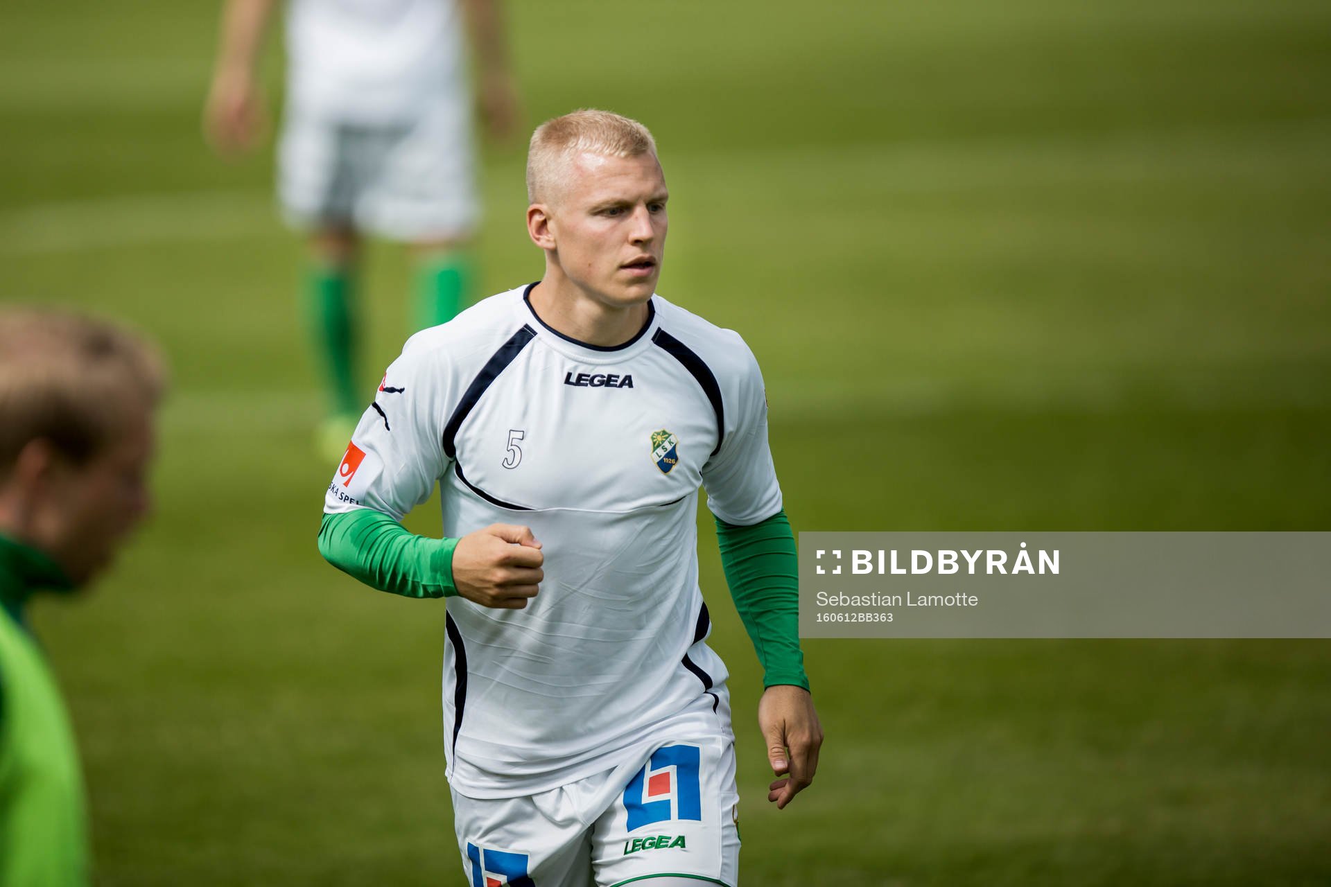 Ljungskiles Petter Björlund värmer upp