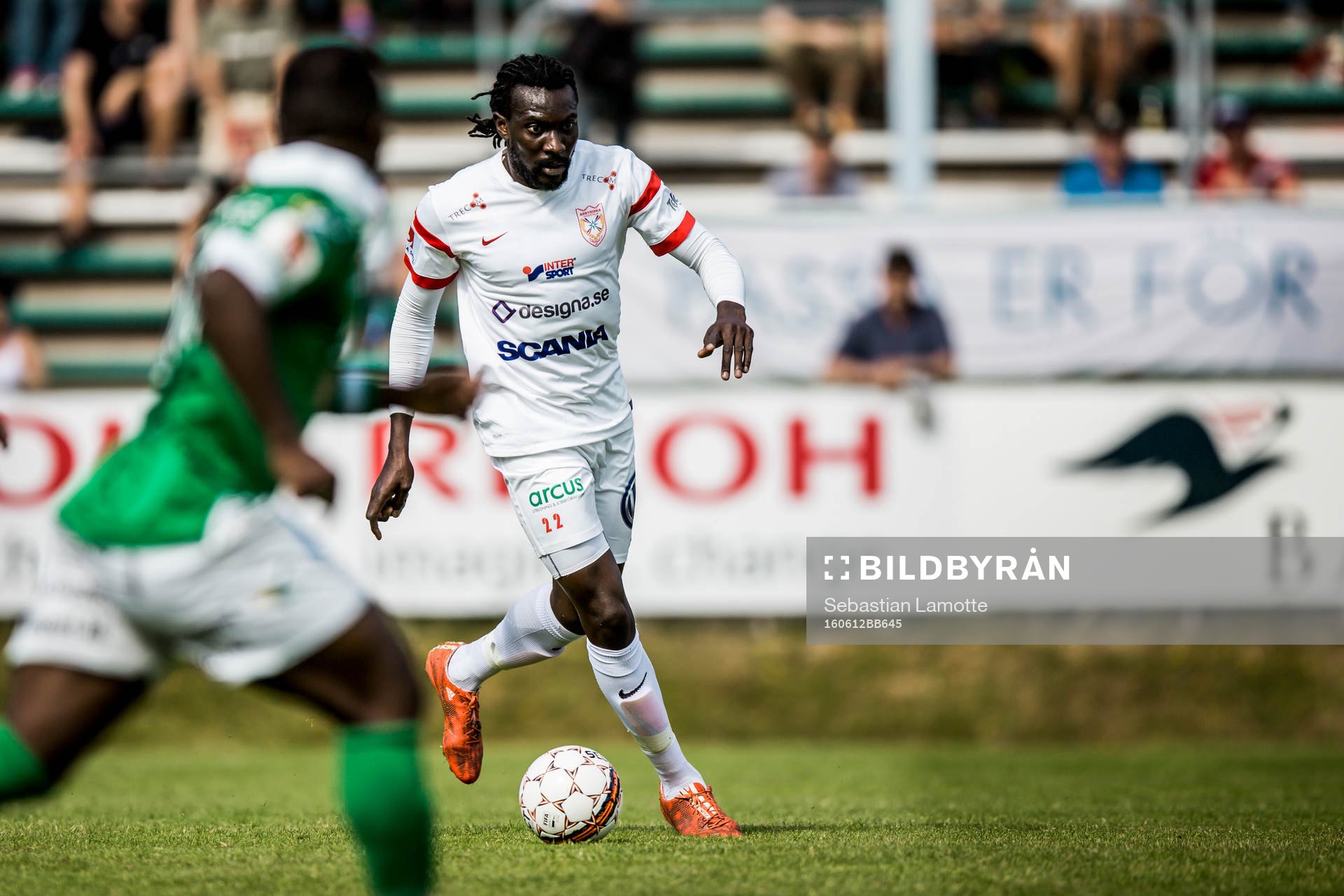 Assyriskas Ugonna Anyora under fotbollsmatchen i Superettan mellan Ljungskile och Assyriska den 12 juni 2016 i Ljungskile.