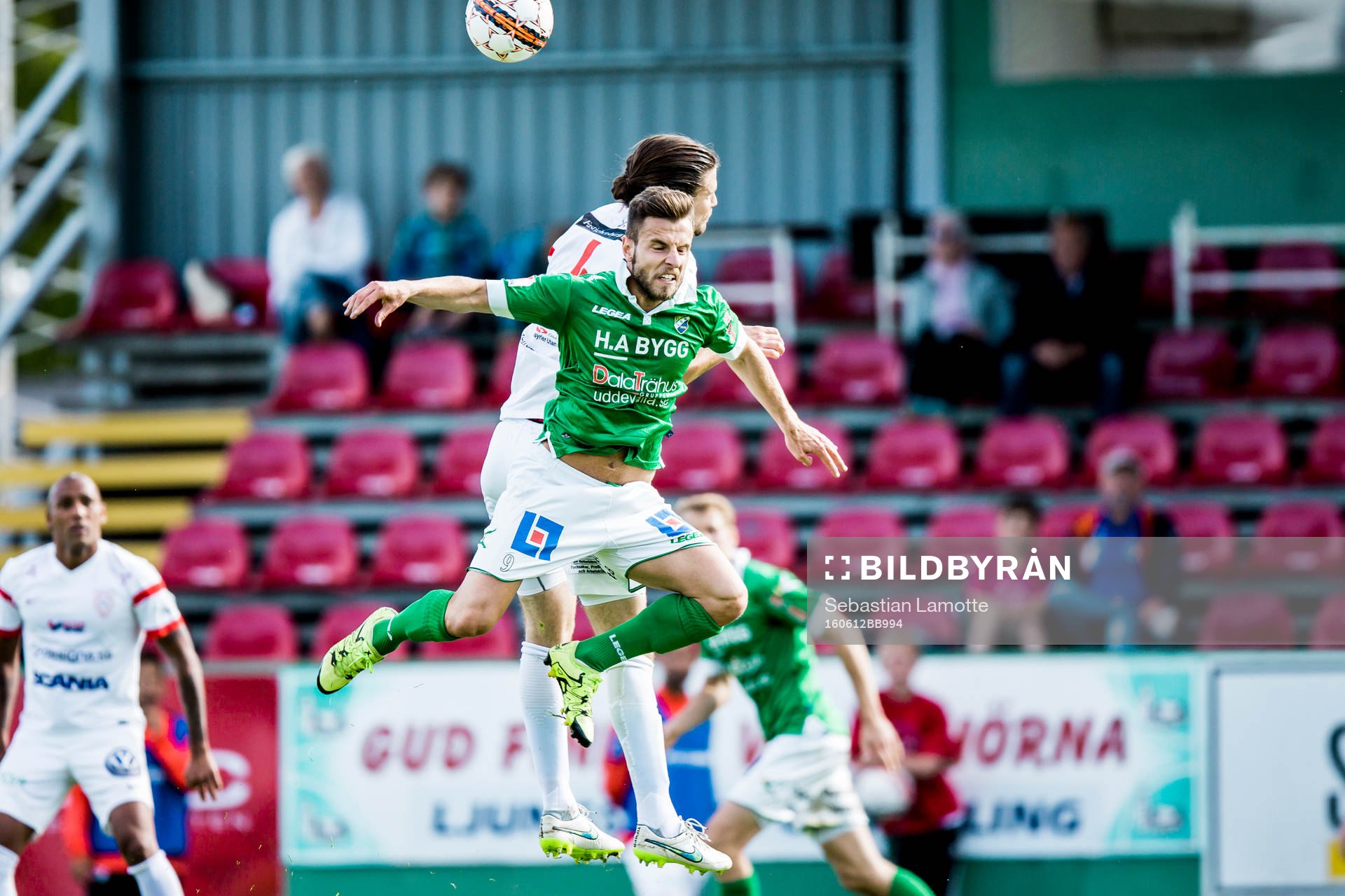 Ljungskiles Admir Bajrovic i duell med Assyriskas Linus Malmborg under fotbollsmatchen i Superettan mellan Ljungskile och Assyriska den 12 juni 2016 i Ljungskile.