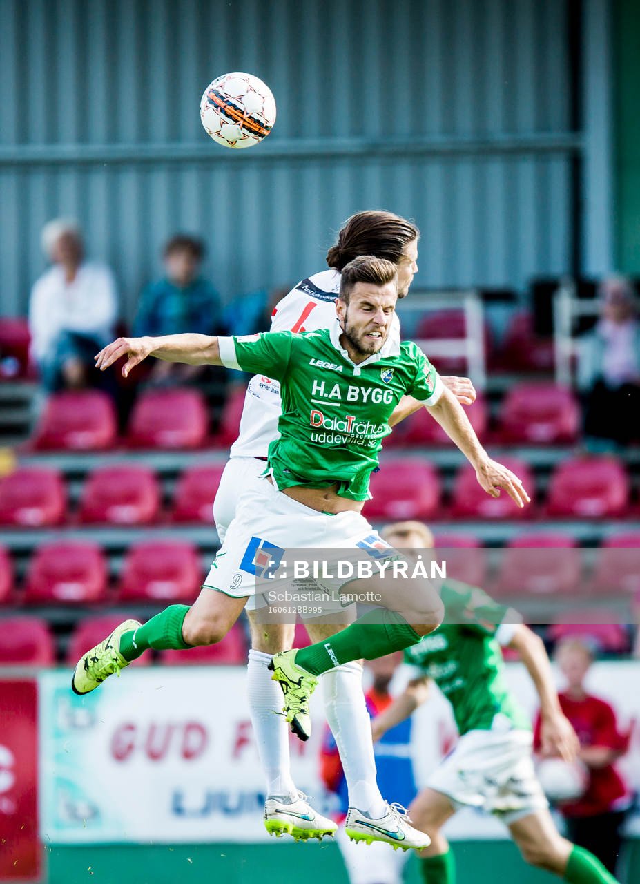 Ljungskiles Admir Bajrovic i duell med Assyriskas Linus Malmborg under fotbollsmatchen i Superettan mellan Ljungskile och Assyriska den 12 juni 2016 i Ljungskile.