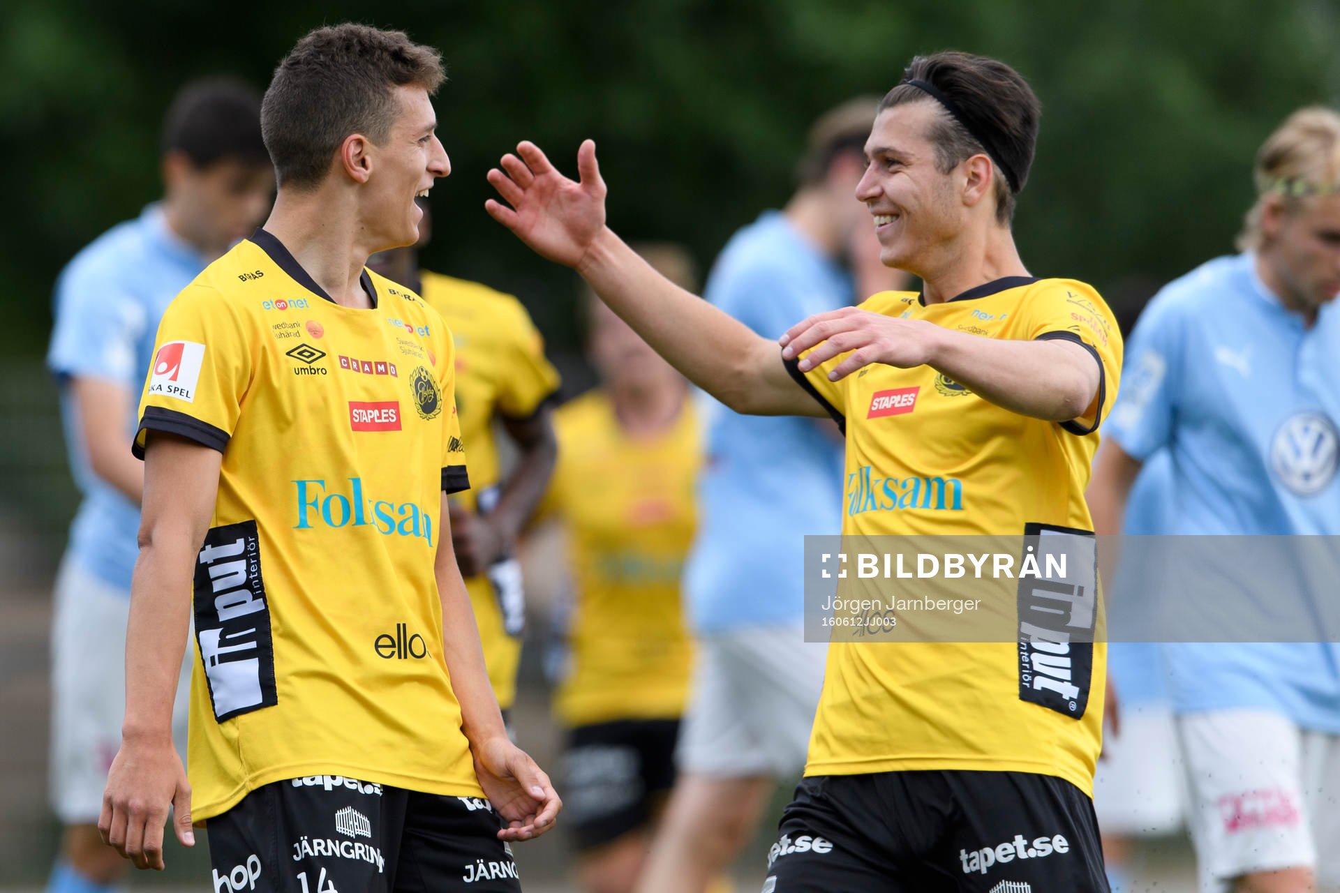 Elfsborgs Arian Kabashi jublar ihop med Mattias Özgün