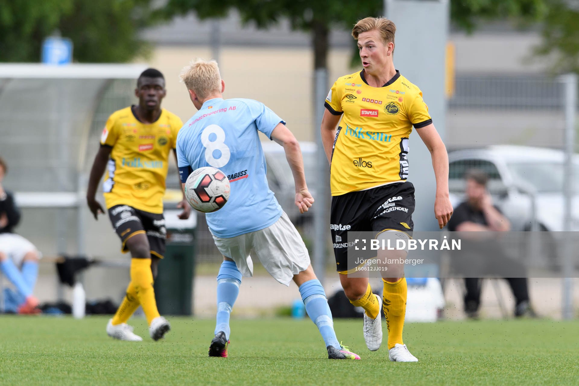 Elfsborgs Simon Olsson tar sig förbi Malmö FFs Johan