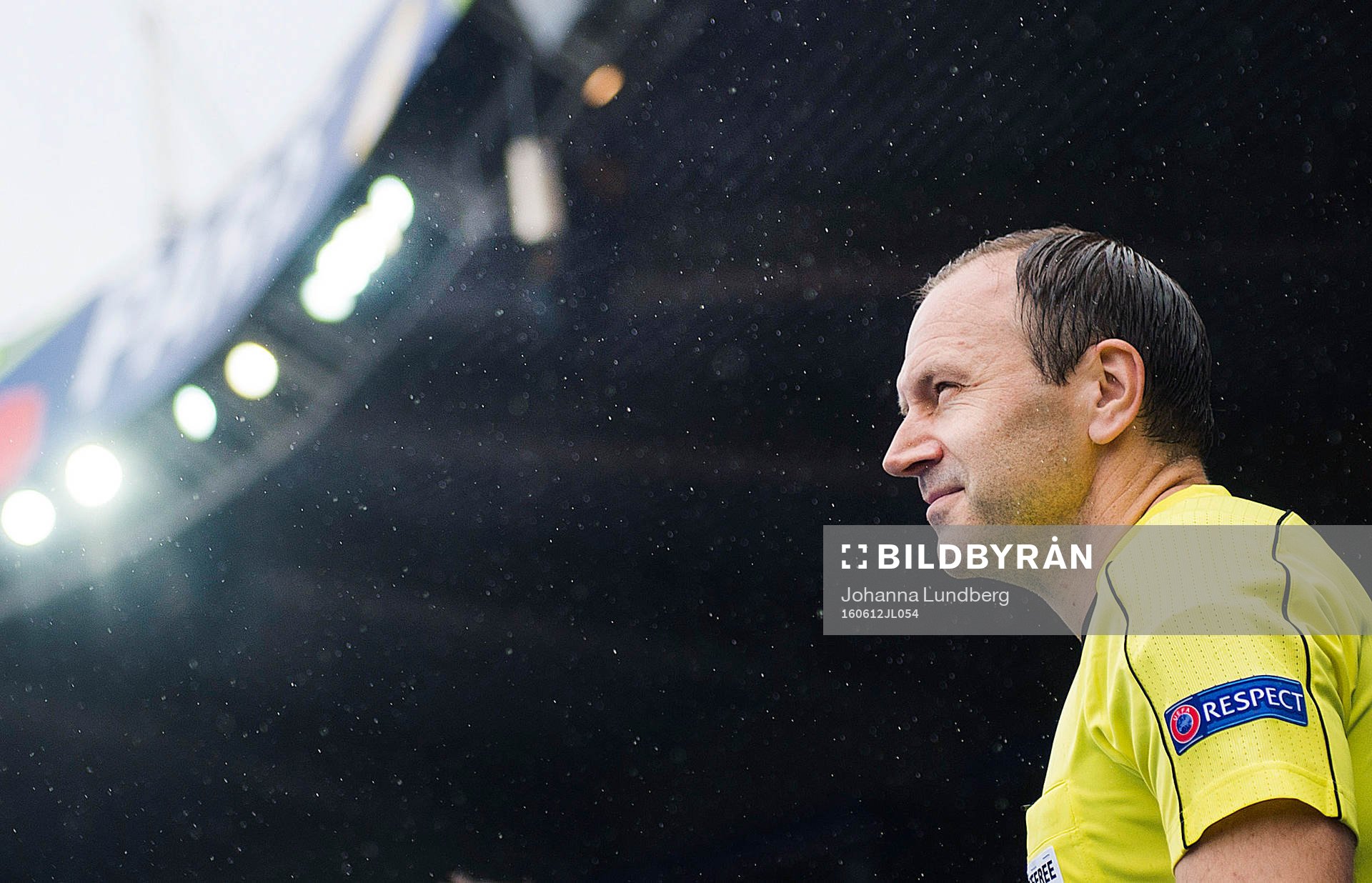 domare Jonas Eriksson under fotbollsmatchen mellan Turkiet och Kroatien under Fotbolls-EM den 12 juni 2016 i Paris.