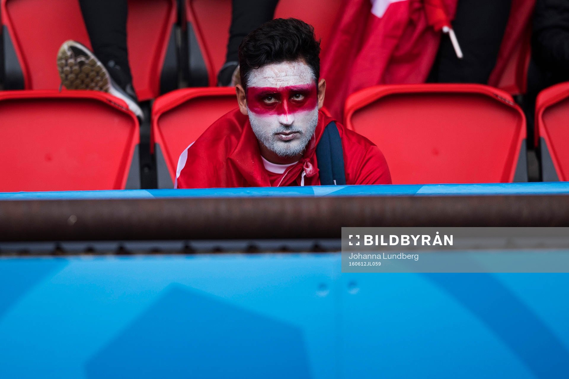 En supporter från Turkiet deppar