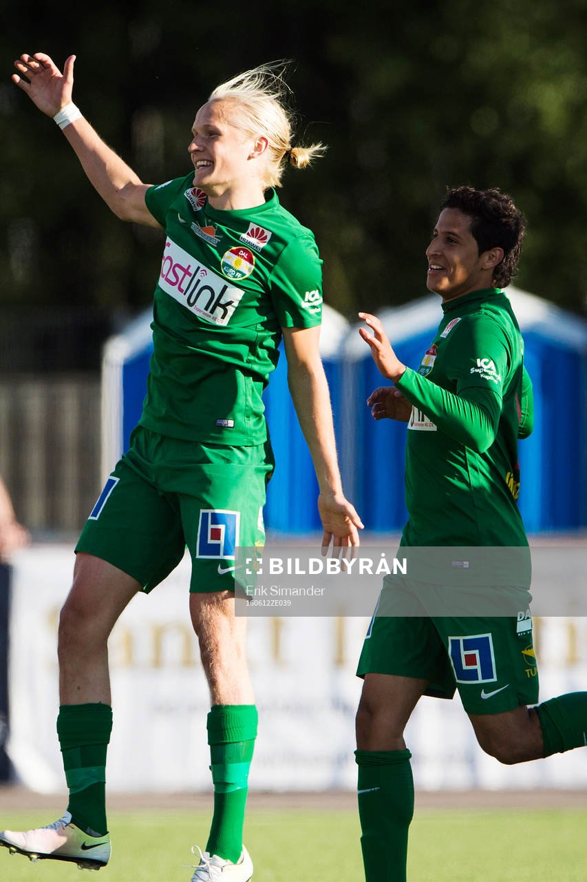 Dalkurds Henrik Löfkvist jublar