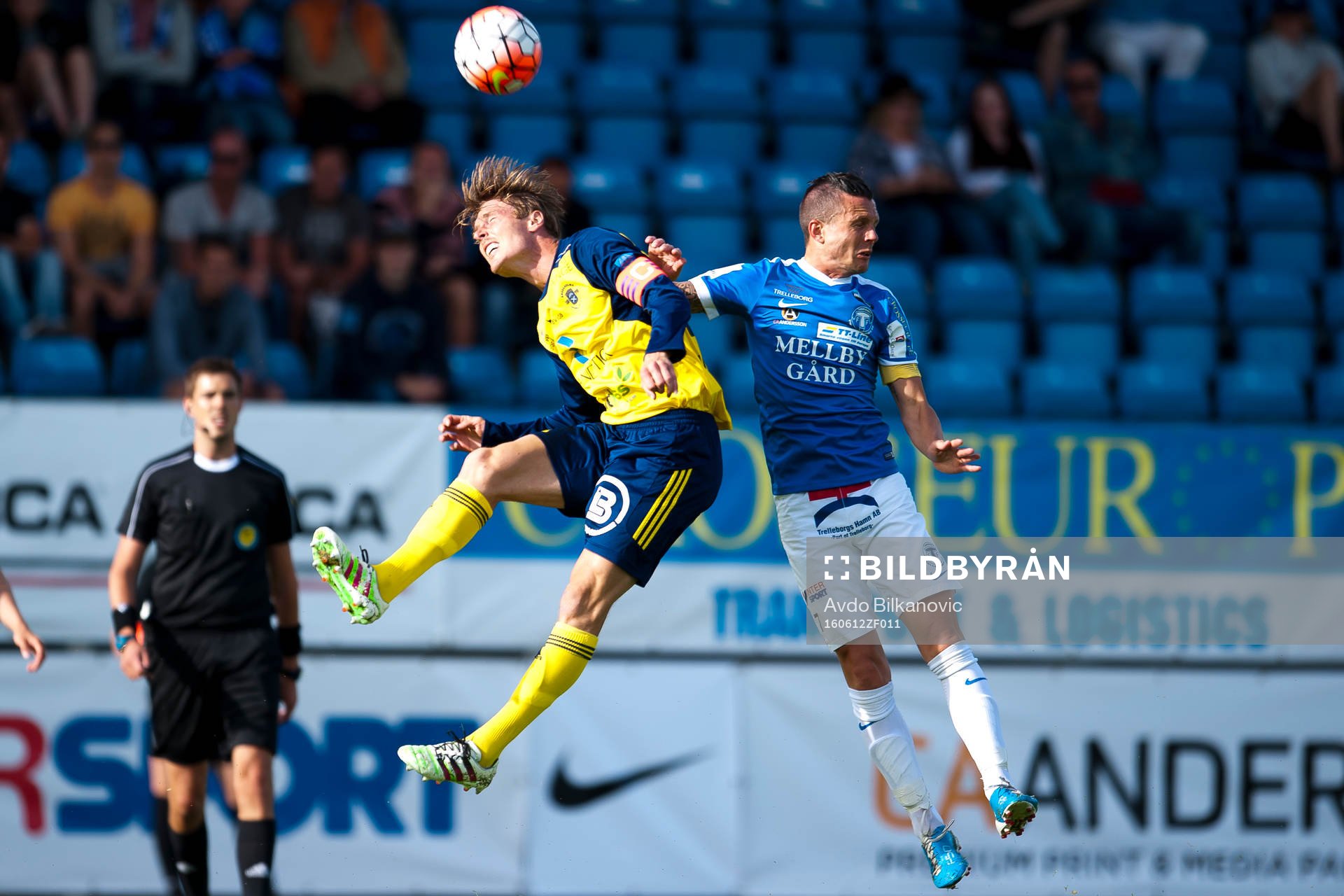 Trelleborgs Kristian Haynes i nickduell mot Ängelholms Marcus Bergholtz under Superettan match mellan Trelleborg och Ängelholm den 12 juni 2016 i Trelleborg.