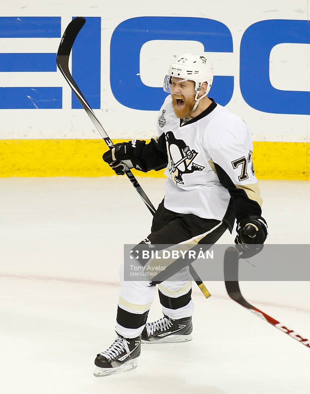 Pittsburgh Penguins right wing Patric Hörnqvist (72)