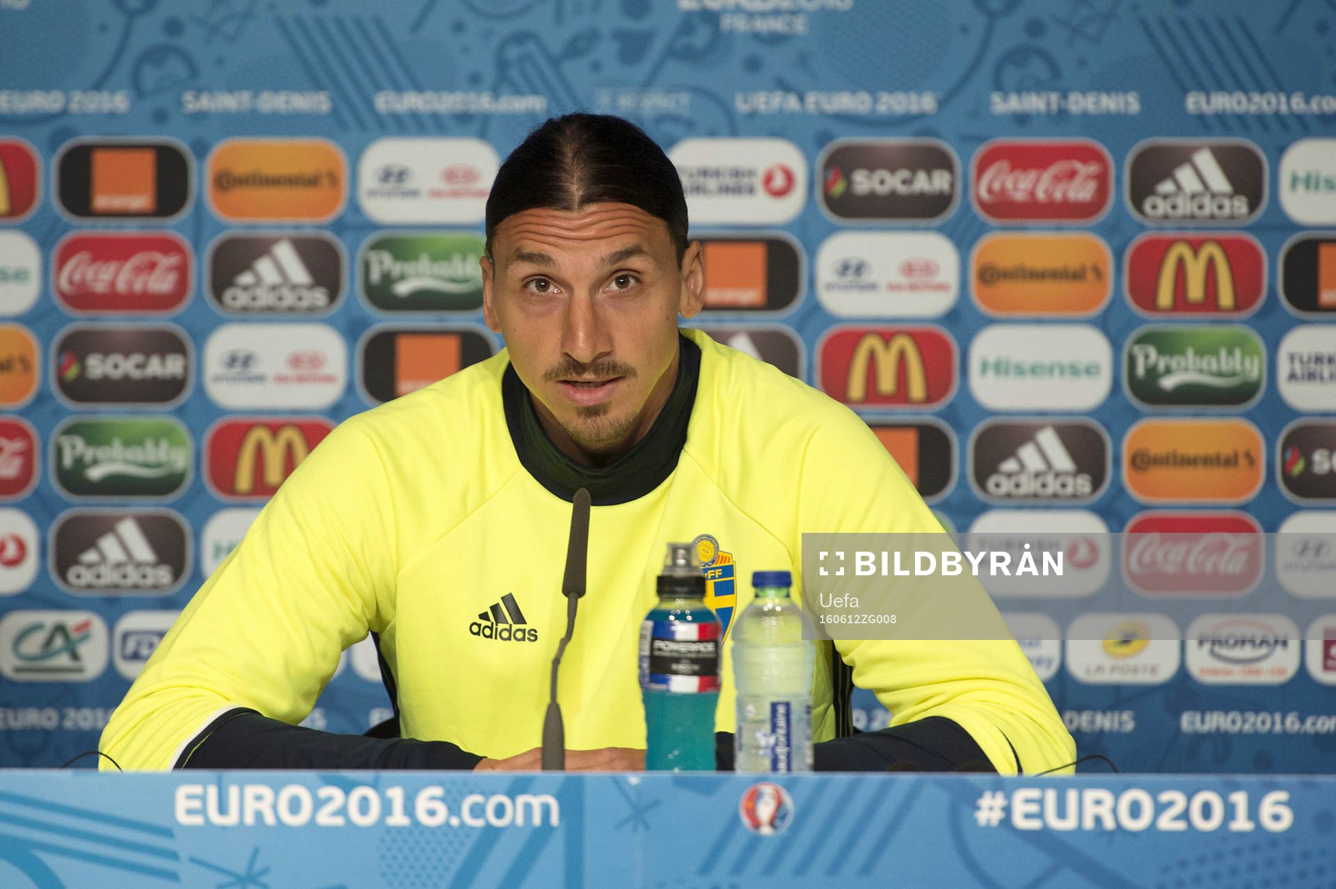 Sveriges Zlatan Ibrahimovic på denna handout-bild från