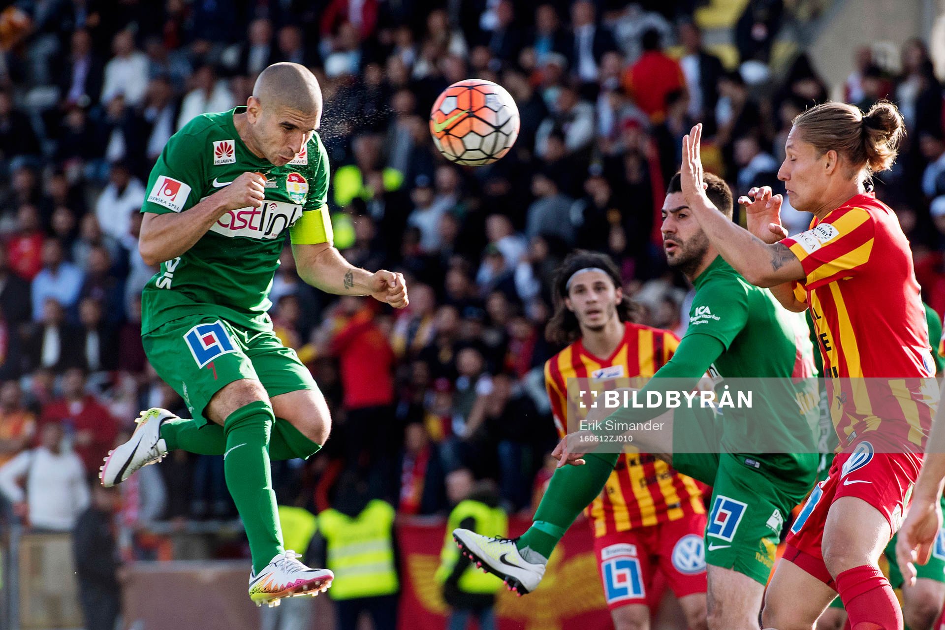 Dalkurds Rawez Lawan nickar bollen