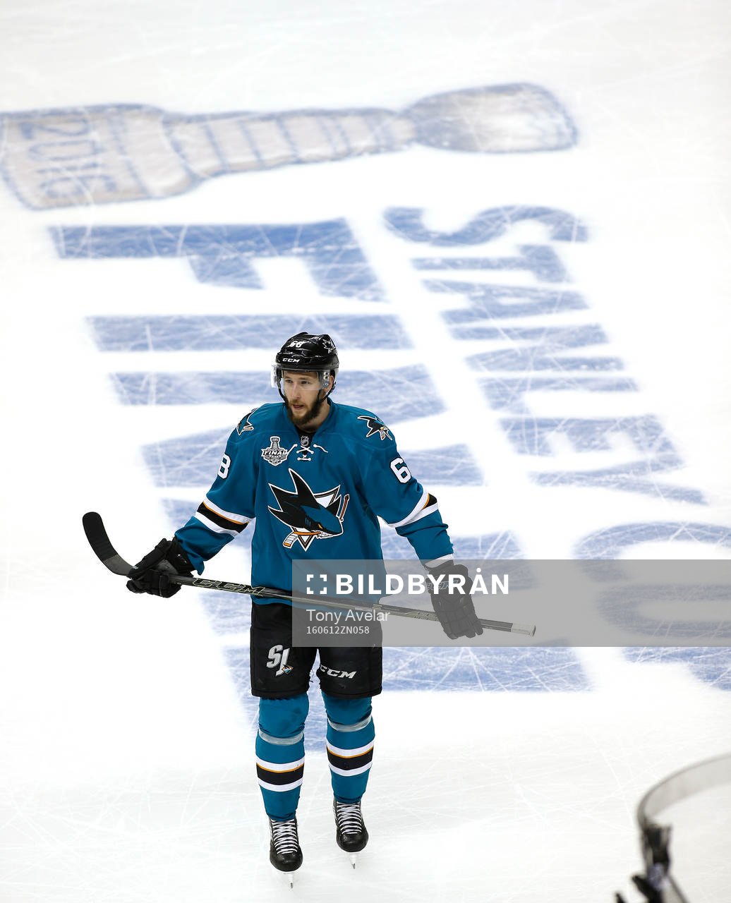 San Jose Sharks right wing Melker Karlsson (68)