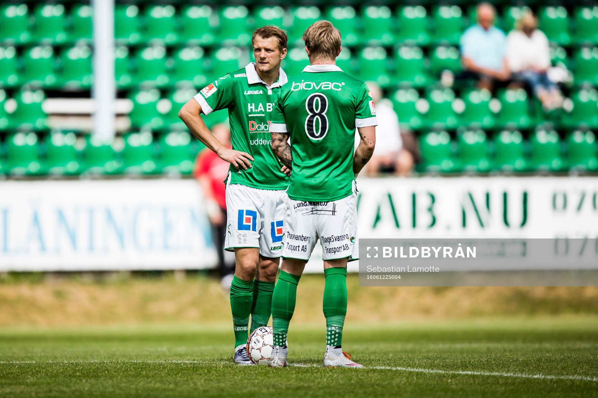 Ljungskiles Jakob Olsson (v) och Tim Nilsen (h) ska slå