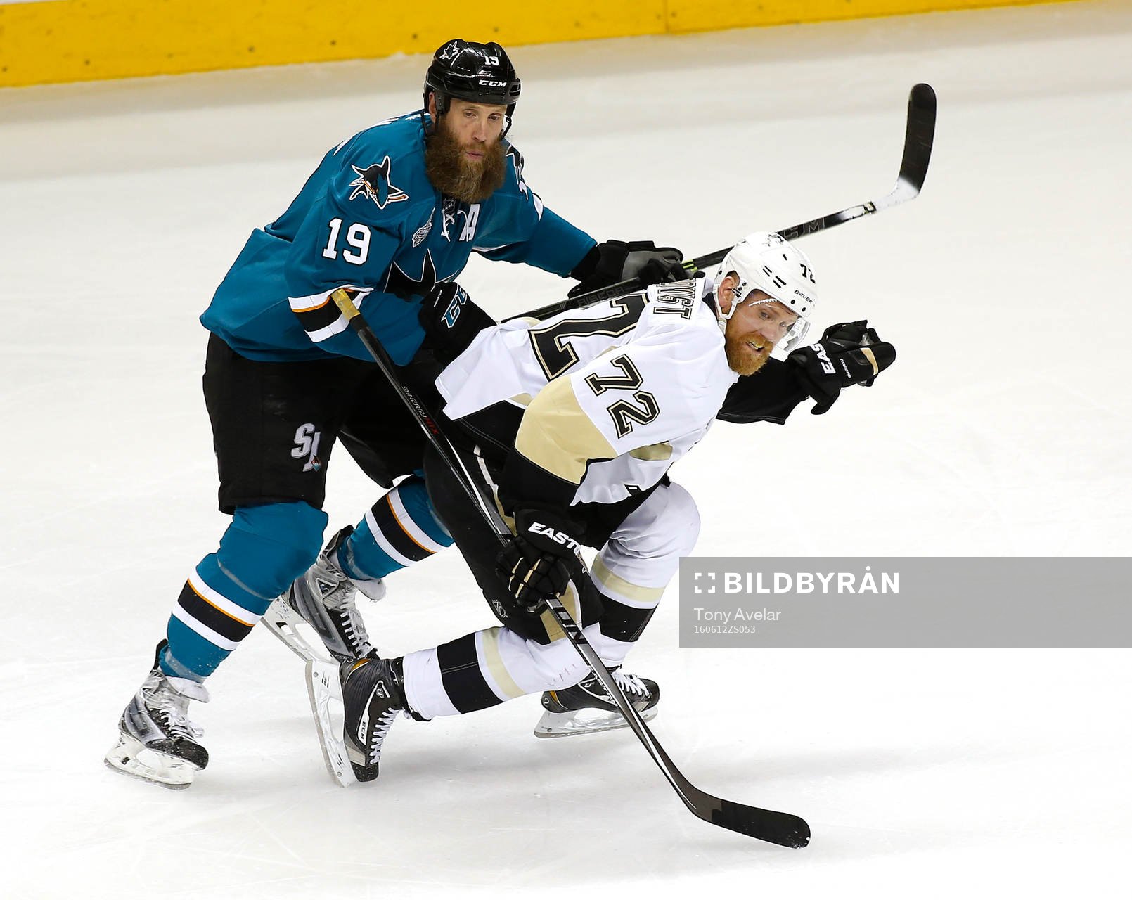 Pittsburgh Penguins right wing Patric Hörnqvist (72) and