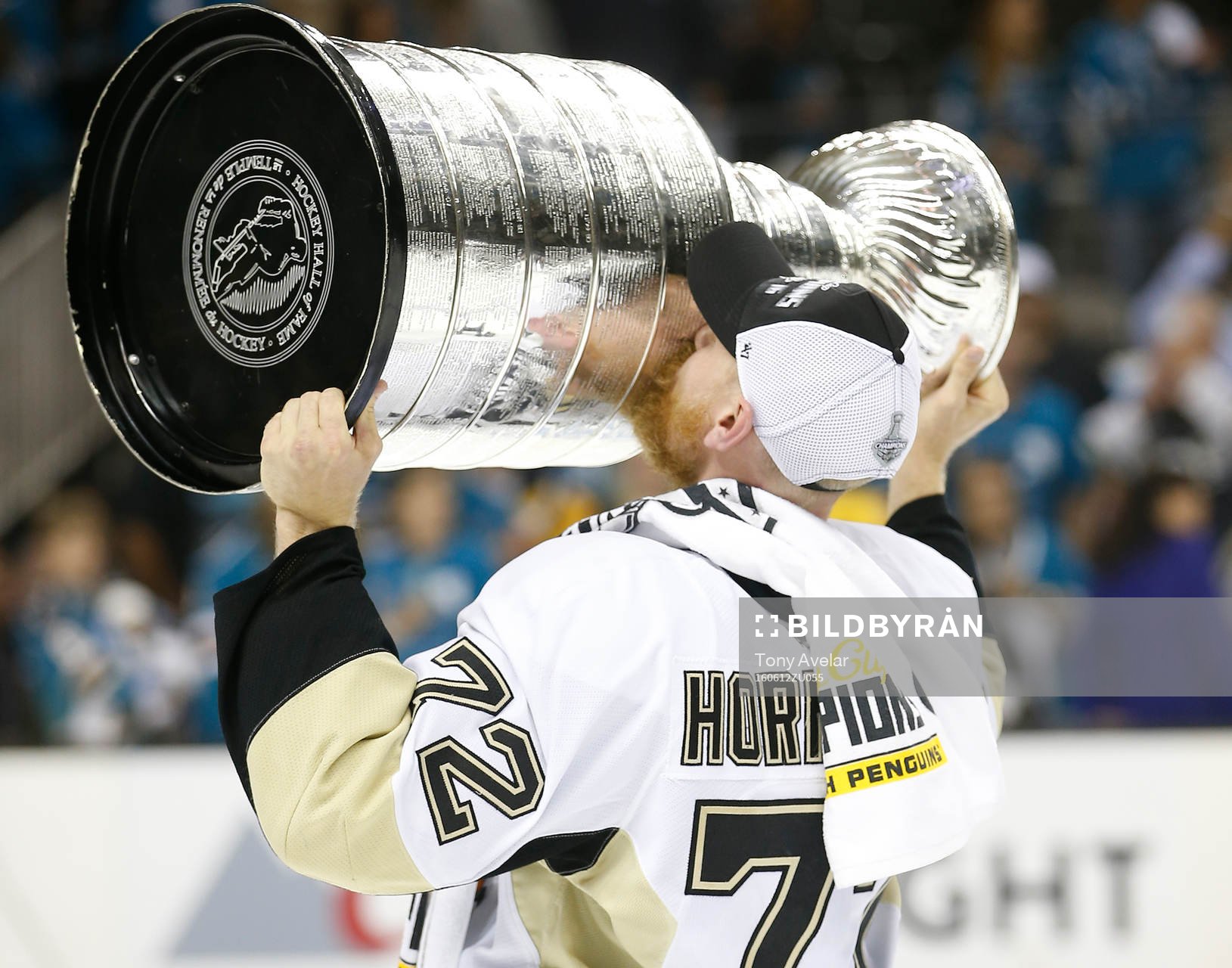 Pittsburgh Penguins right wing Patric Hörnqvist (72)