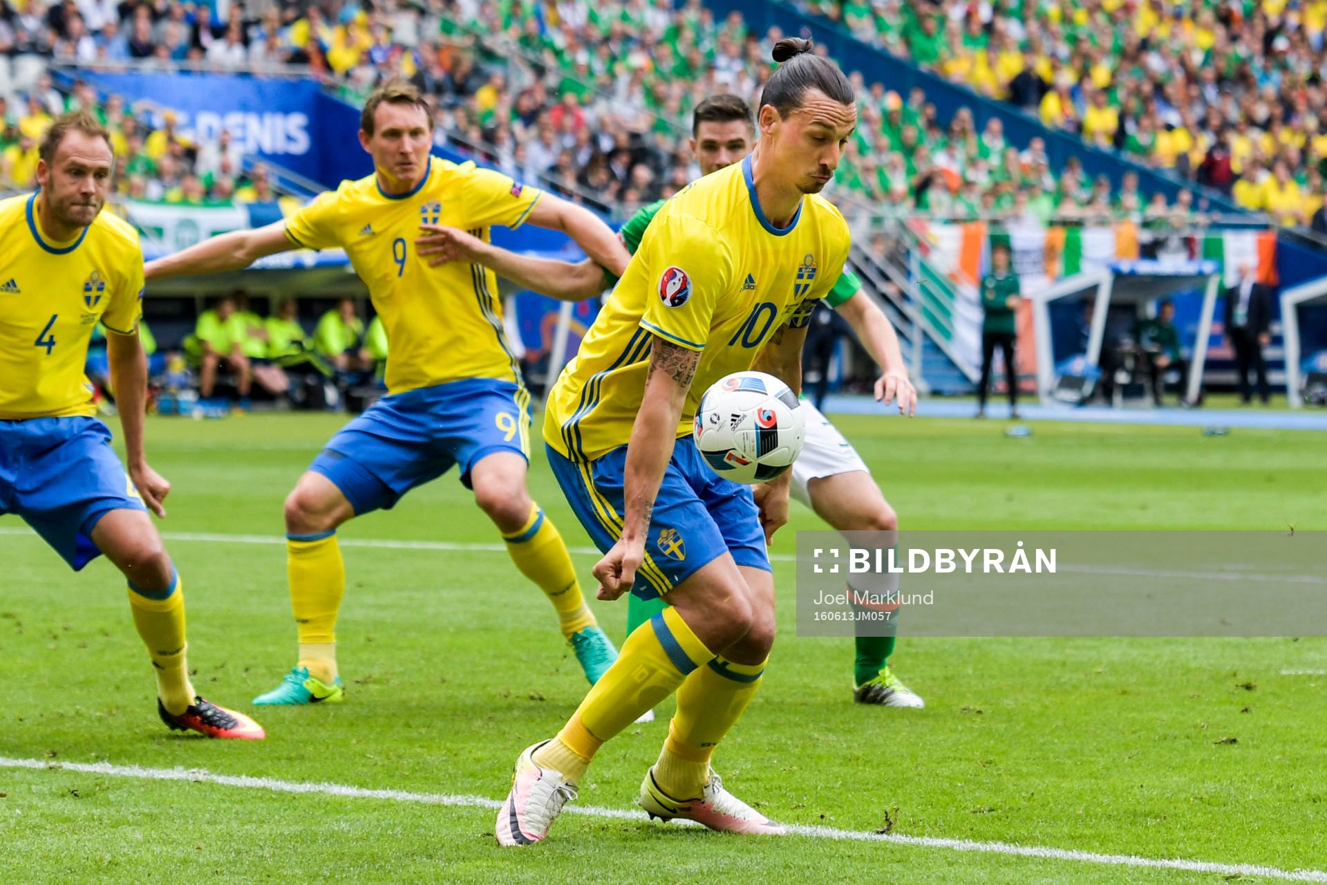 Misstänkt hands på Sveriges Zlatan Ibrahimovic i