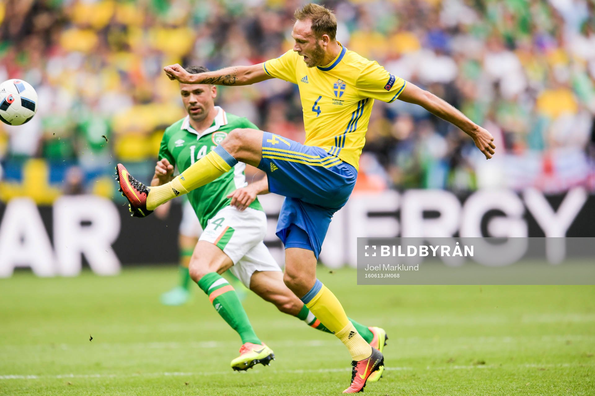 Sveriges Andreas Granqvist i fotbollsmatchen mellan Irland