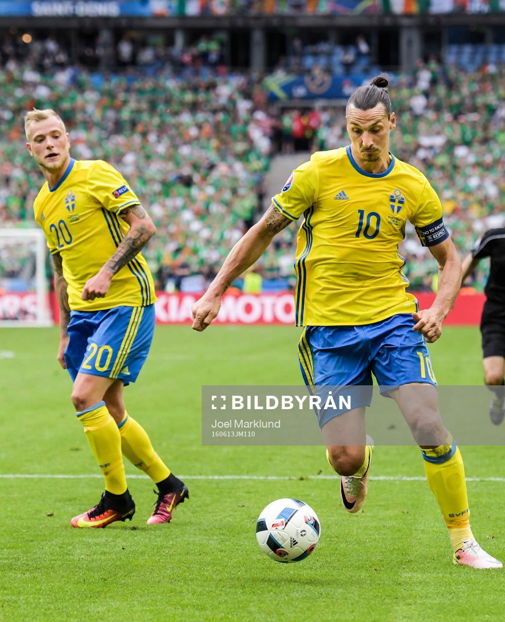 Sveriges John Guidetti och Zlatan Ibrahimovic i
