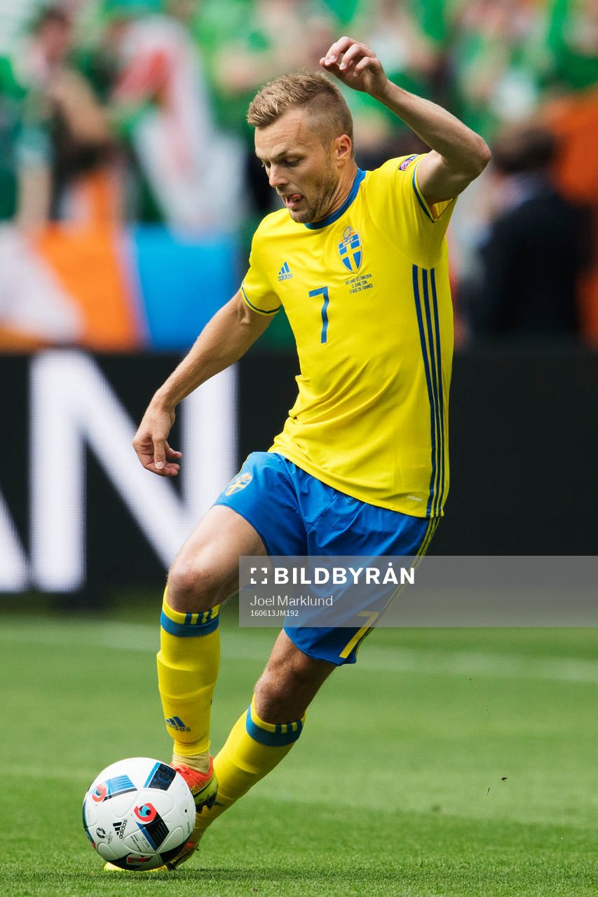 Sveriges Sebastian Larsson i fotbollsmatchen mellan Irland