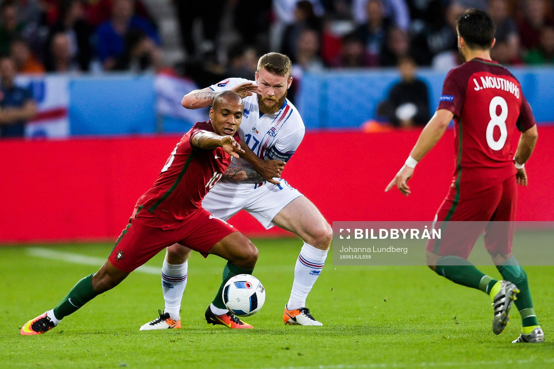 Portugals Joao Mario och Islands Aron Gunnarsson
