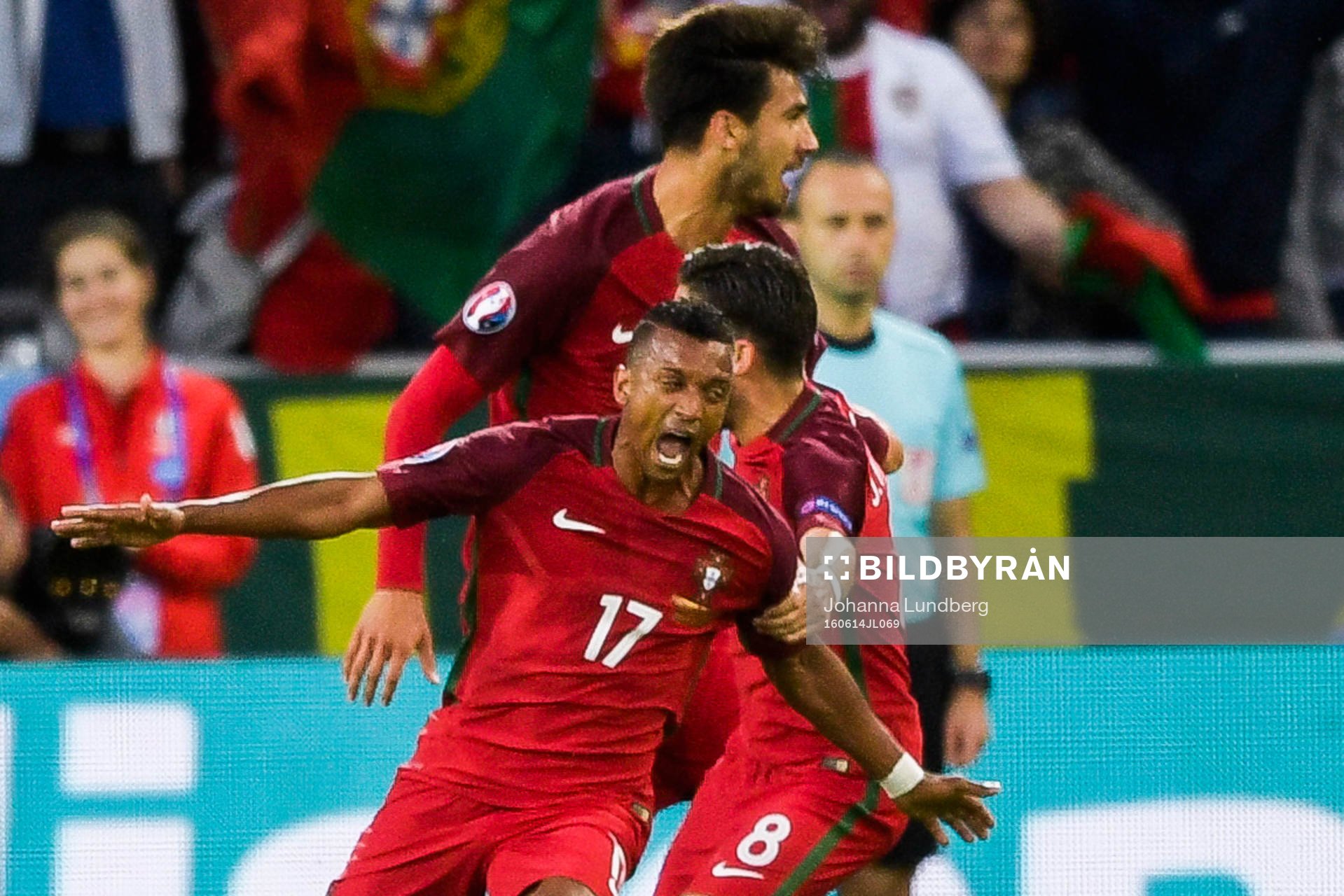 Portugals Nani jublar