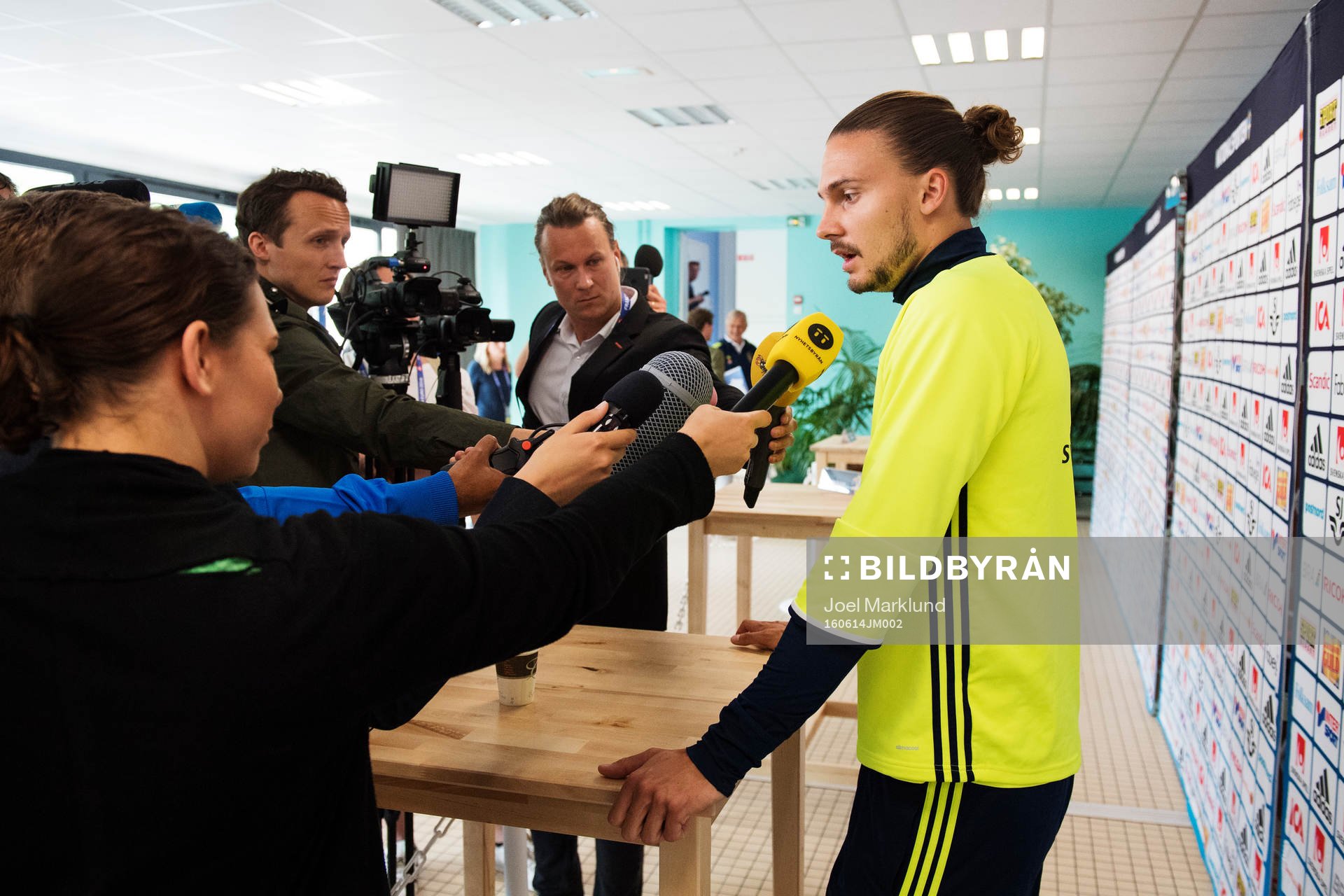 Erik Johansson vid Sveriges fotbollslandslags pressträff