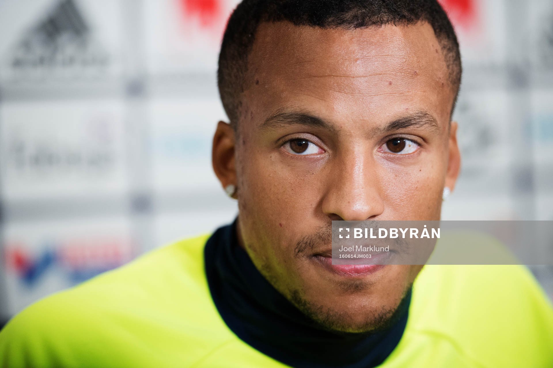 Martin Olsson vid Sveriges fotbollslandslags pressträff