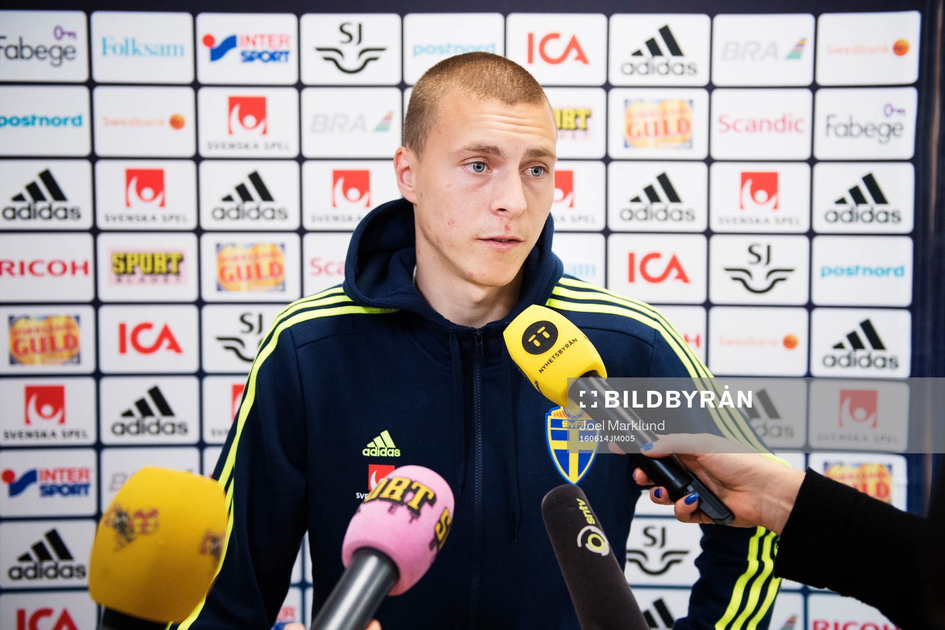 Victor Nilsson Lindelöf vid Sveriges fotbollslandslags
