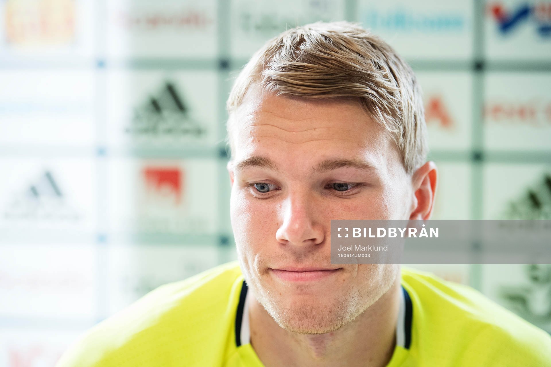 Oscar Lewicki vid Sveriges fotbollslandslags pressträff