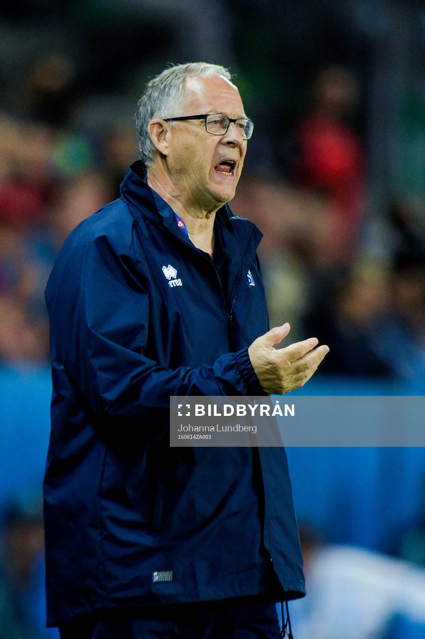 Islands förbundskapten Lars Lagerbäck under fotbollsmatchen mellan Portugal och Island under Fotbolls-EM den 14 juni 2016 i Saint-Etienne.