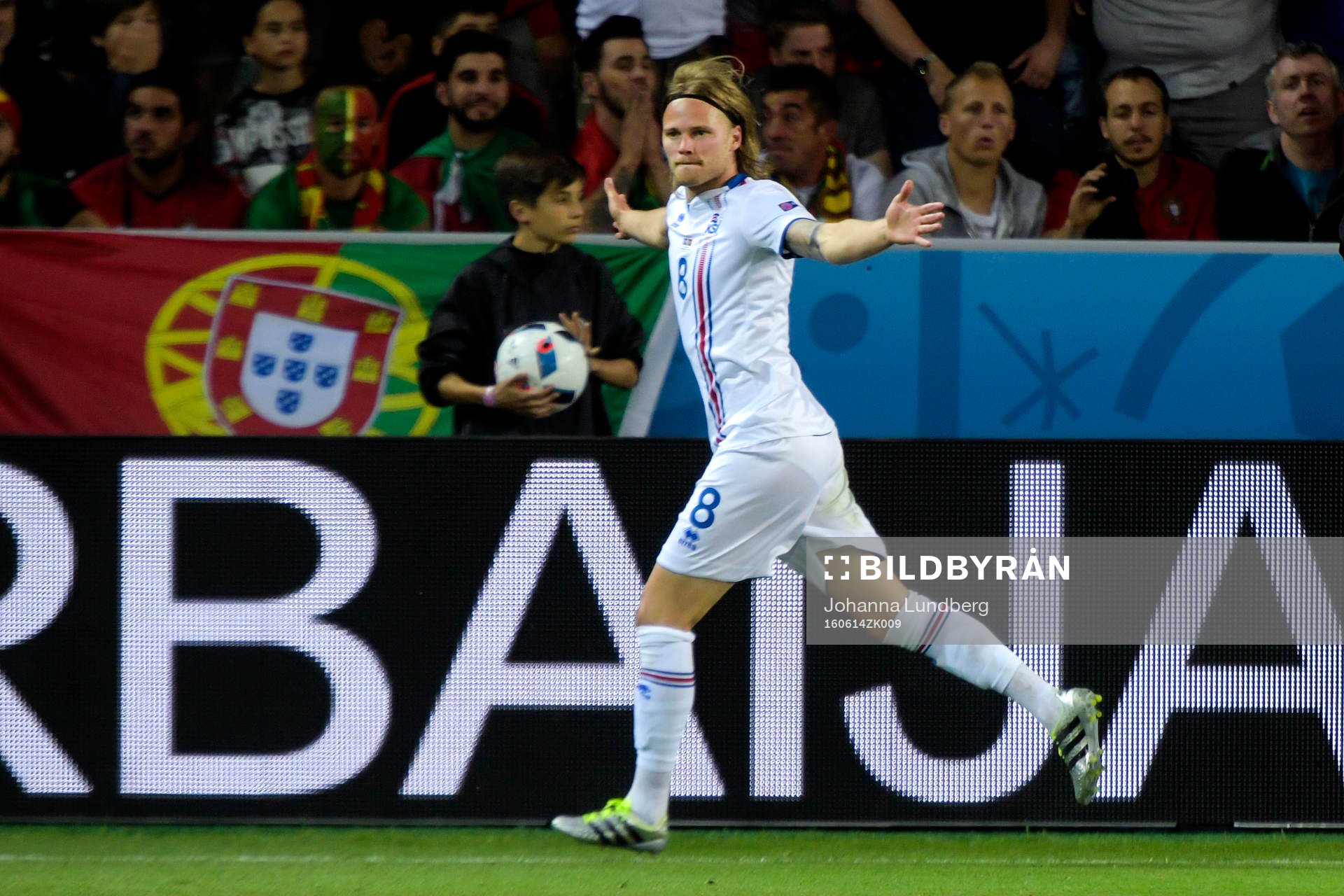 Islands Birkir Bjarnason jublar