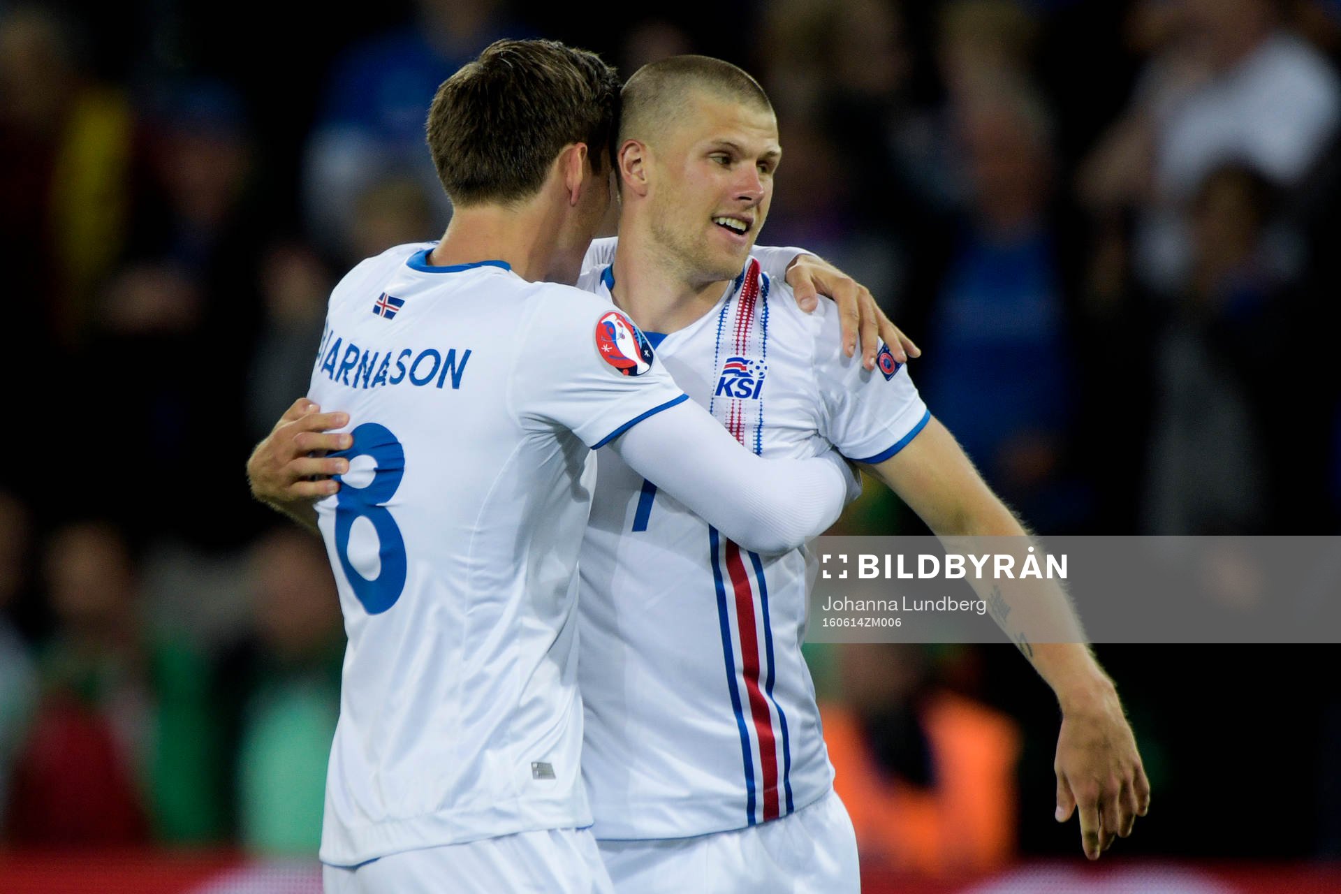 Islands Elmar Bjarnason och Johann Gudmundsson jublar