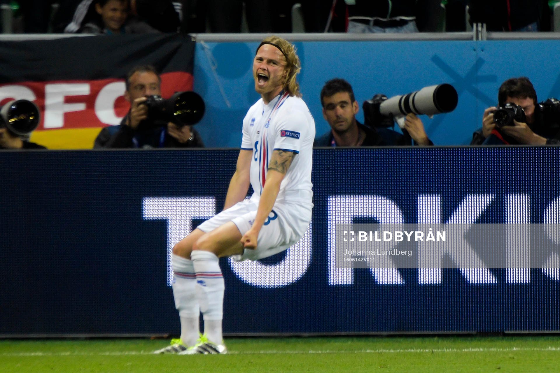 Islands Birkir Bjarnason jublar