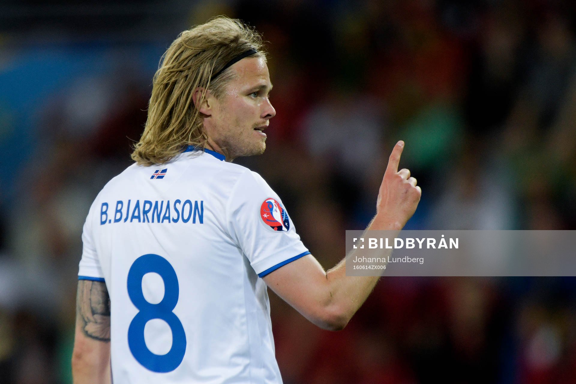 Islands Birkir Bjarnason jublar
