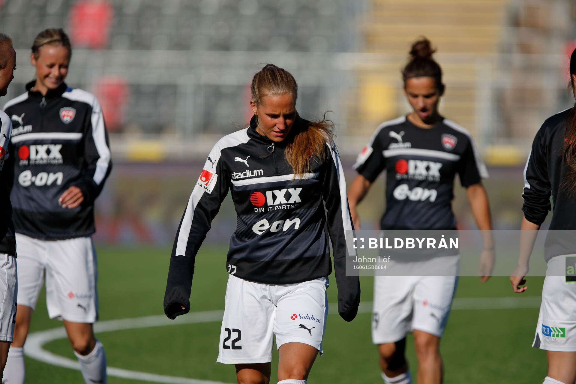 Rosengårds Hanna Persson värmer upp