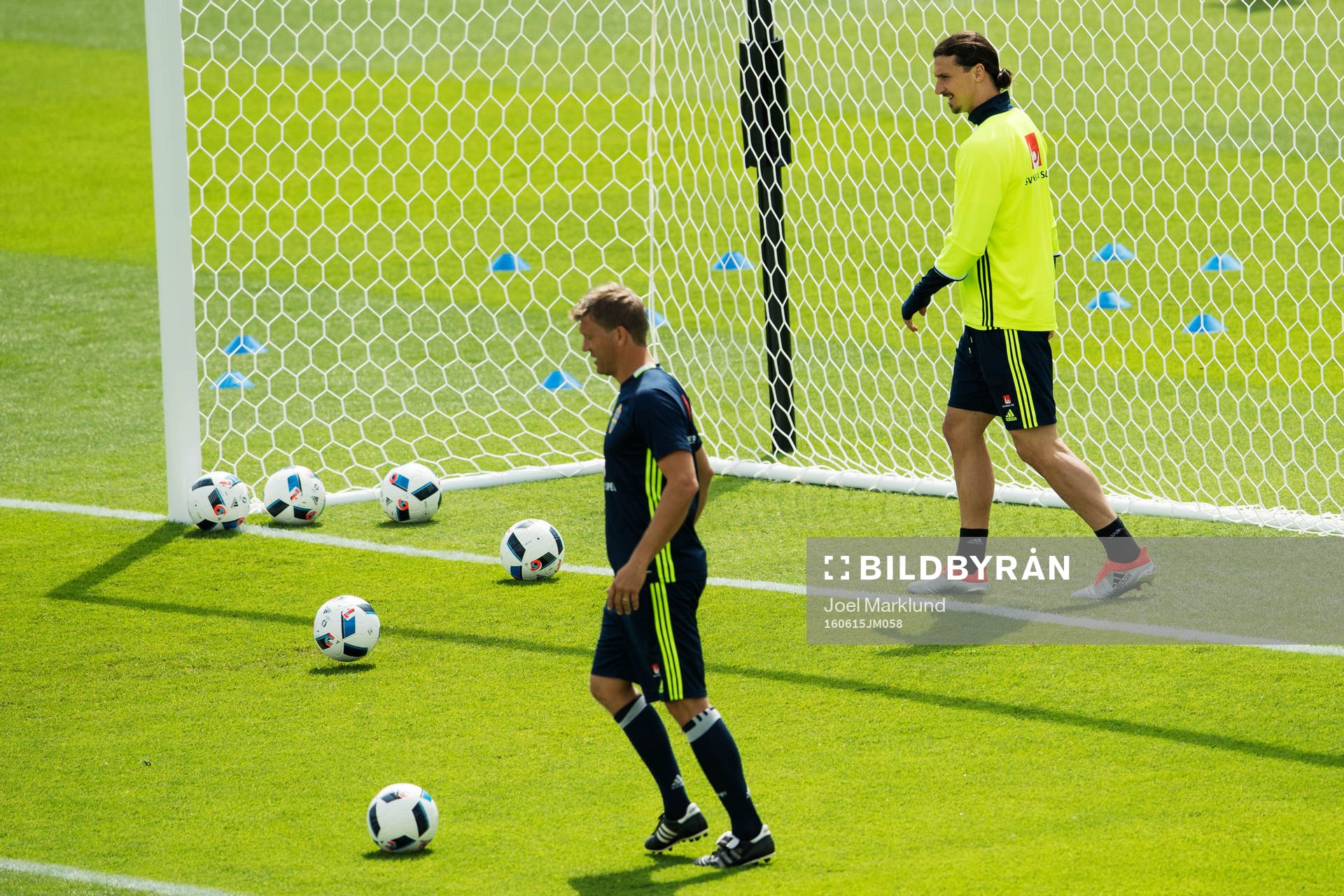 Players manager Marcus Allbäck och Zlatan Ibrahimovic på