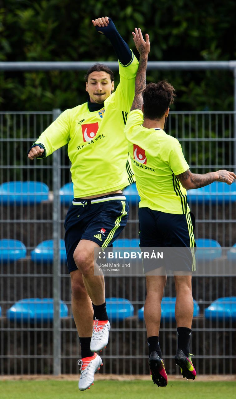 Zlatan Ibrahimovic och Jimmy Durmaz på Sveriges