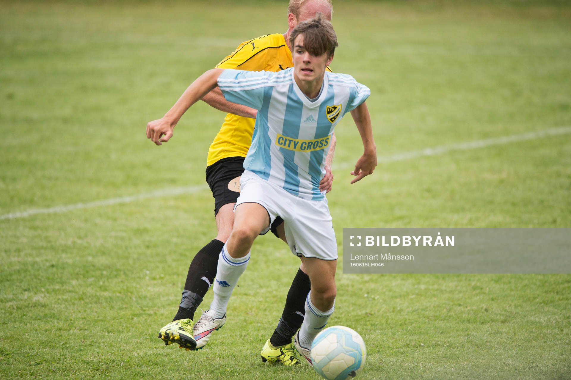 IFK Hässleholms 15-årige Elliott Nilsson i matchen i DM